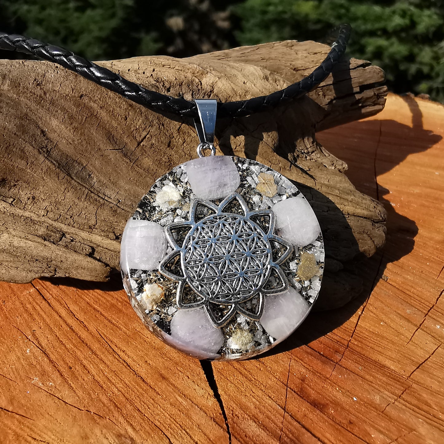 Grosser Orgone Anhänger ZENTRIERUNG mit Kunzit Lebensblume silber
