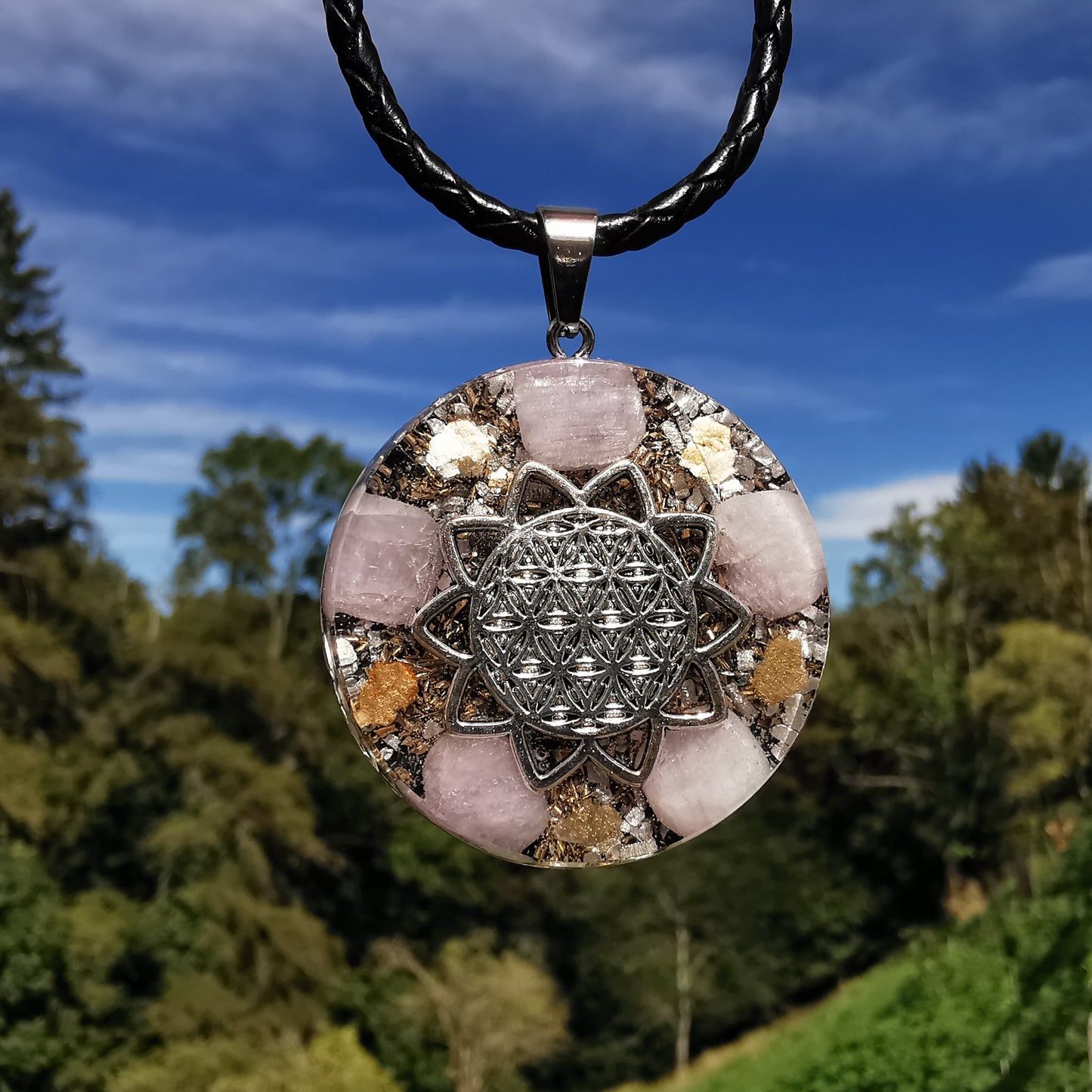 Grosser Orgone Anhänger ZENTRIERUNG mit Kunzit Lebensblume silber
