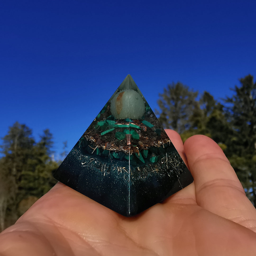 Orgone Mini Pyramide NEUBEGINN →3.5cm ↑3.5cm