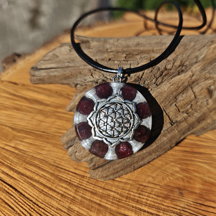 Orgone Anhänger WIDERSTANDSKRAFT Granat Edelschungit Lebensblume S925 Spaltring ⌀3cm ↑1cm