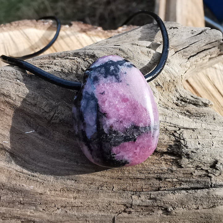 Rhodonit Trommelstein gebohrt  (5)