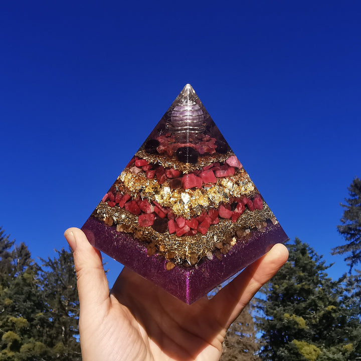 Orgone Pyramide ENERGIE Amethyst Rubin Granat Thulit →9.5cm ↑9.5cm