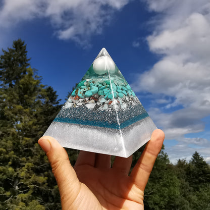 Orgone Pyramide RUHE & GEBORGENHEIT 9.5cm