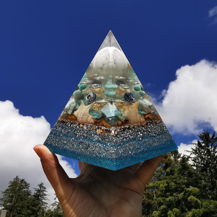 Pentagonal Pyramide SPIRIT OF ATLANTIS 13cm