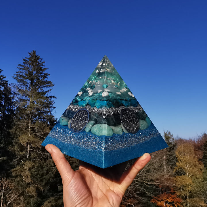 Orgone Pyramide EMOTIONALE HEILUNG Türkis Chrysokoll Magnesit Apatit Amazonit 15cm