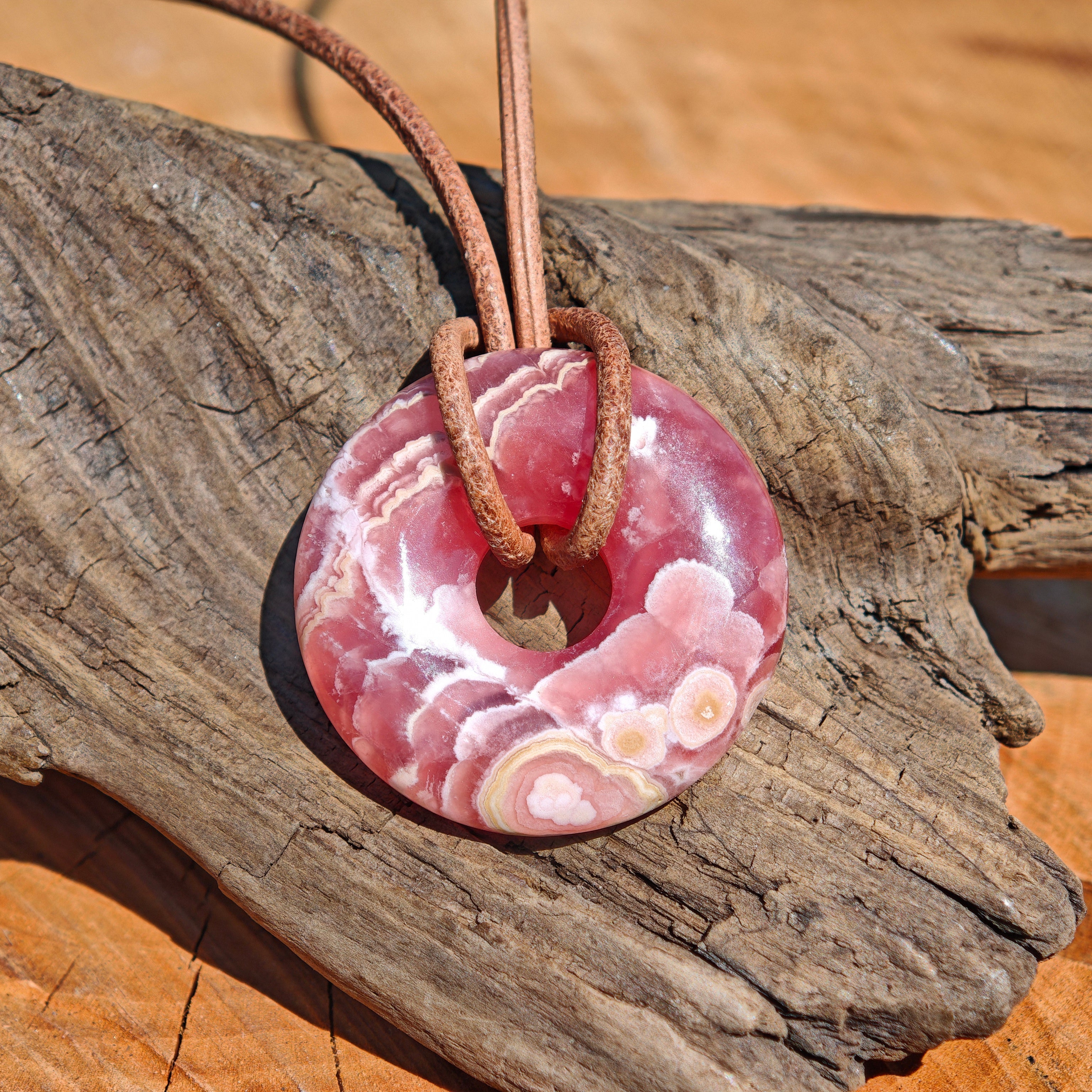 Edelstein Schmuck mit Liebe gemacht