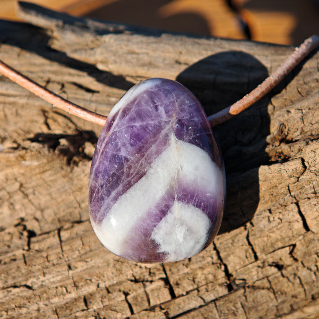 Amethyst Chevron (Innerer Frieden - Vitalität) Anhänger Trommelstein gebohrt 9 Stück zur Auswahl