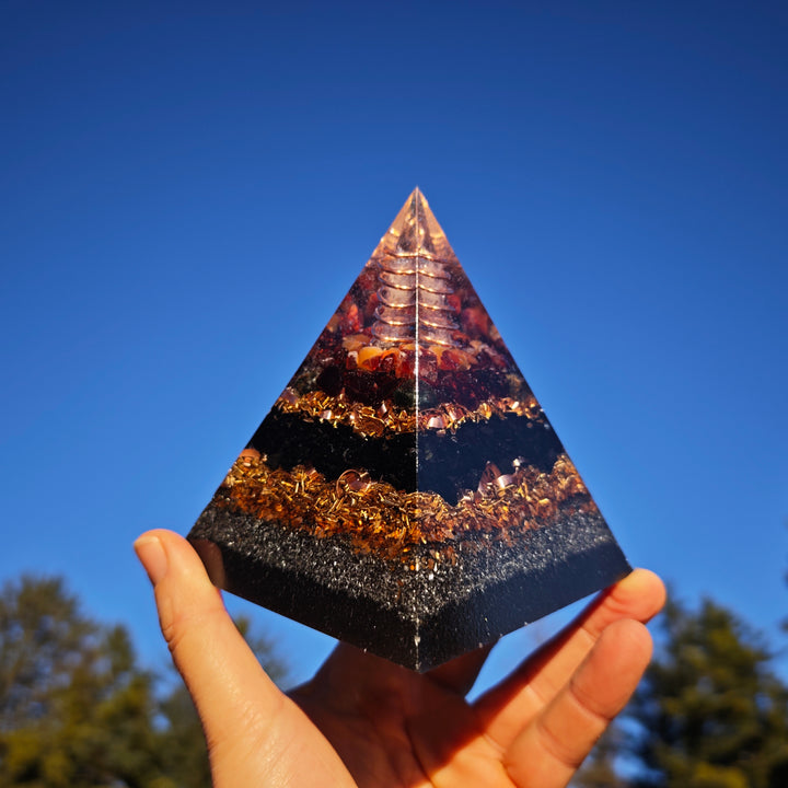 Orgone Tesla Pyramide WIDERSTANDSKRAFT Bergkristall Granat Zirkon Karneol Turmalin Schungit→9.5cm ↑11cm