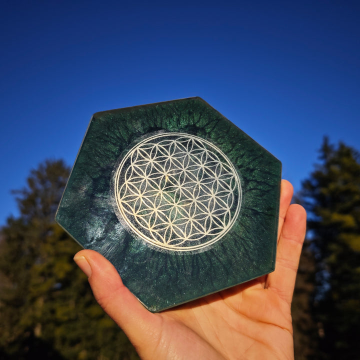 Orgone Hexagonal Pyramide NEUBEGINN Malachit Smaragd Peridot Aventurin ⌀15cm ↑10cm