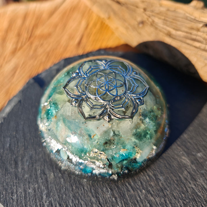 Hemisphäre MEDIALITÄT mit BLAUEM APATIT & AQUAMARIN 7cm